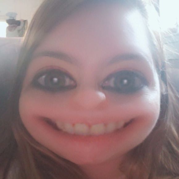 Meet your Posher, Cassandra - Picture 1 of 1